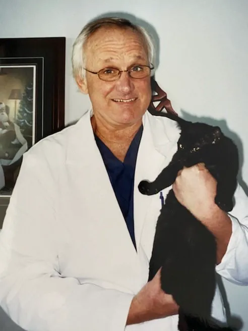 Voyles David V DVM Picture 2