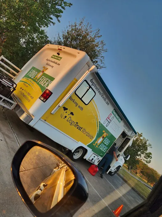 Houston PetSet Mobile Unit Picture 2