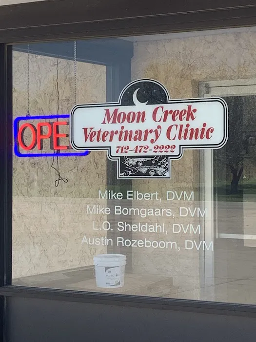 Moon Creek Veterinary Clinic Picture 1