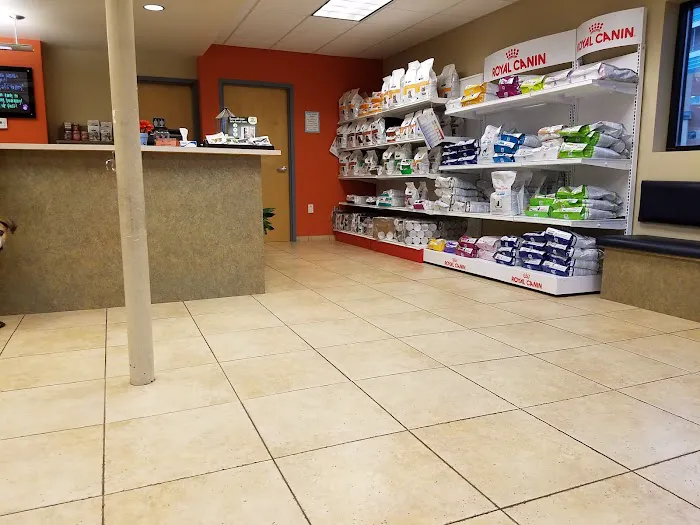 VCA 80 Dodge Animal Hospital Picture 5