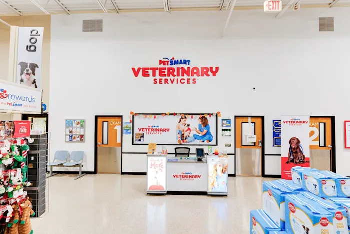 PetSmart Veterinary Services - West Maple Picture 8