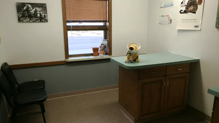 Heartland Veterinary Clinic Picture 2