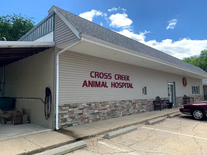 R Veterinary at Cross Creek Picture 4