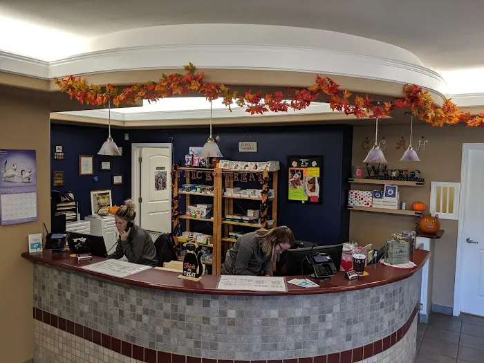 R Veterinary at Cross Creek Picture 6