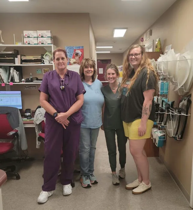 R Veterinary at Cross Creek Picture 9