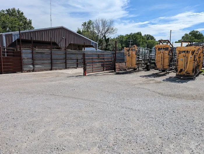 H & E West Mo Veterinary Clinic Picture 4