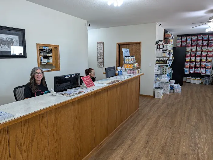 H & E West Mo Veterinary Clinic Picture 1