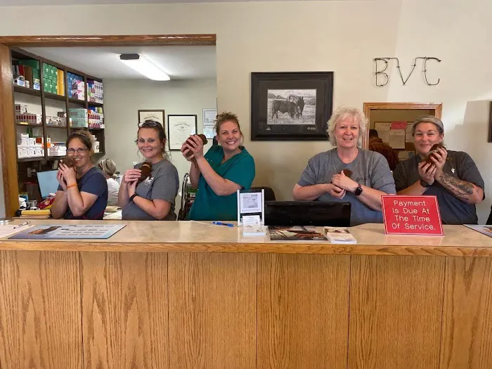 H & E West Mo Veterinary Clinic Picture 9