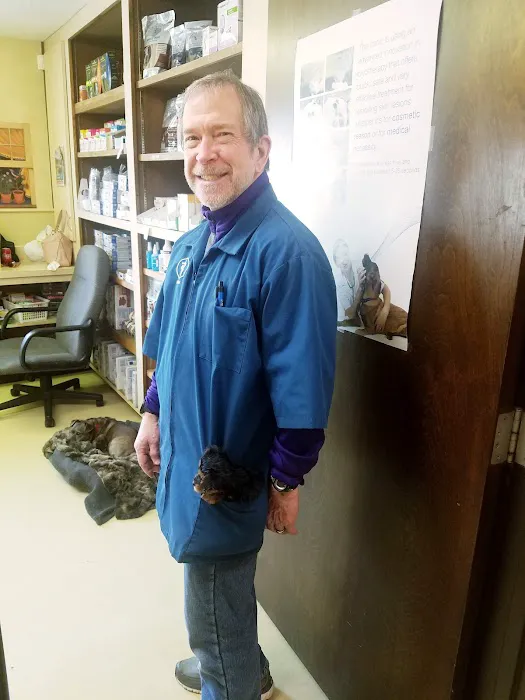 Metcalf 107 Animal Clinic Picture 6