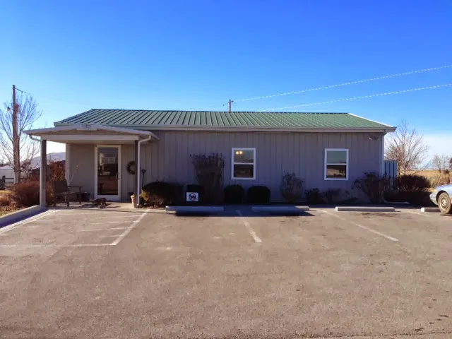 Country View Animal Clinic- Dr. Charles L Wallace DVM Picture 10