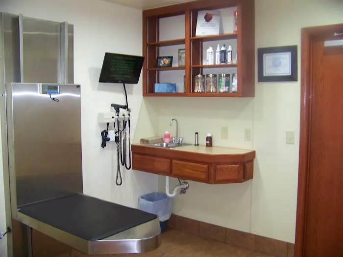 Perkins Veterinary Clinic Picture 2