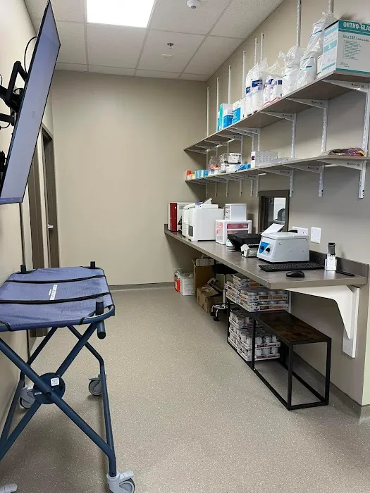 White Oak Veterinary Urgent Care Picture 1
